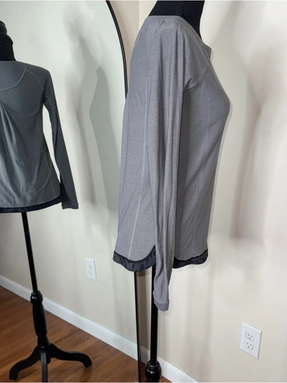 Lululemon Heathered Slate Turn It Up Long Sleeve Running Shirt Size S - Picture 10 of 10